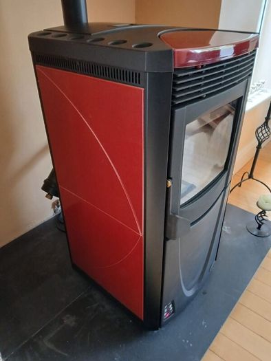 Wood pellet stove