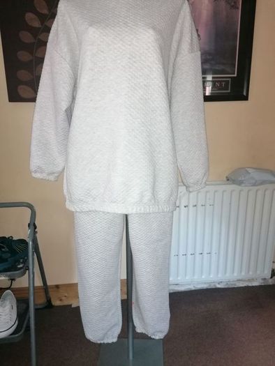 beautiful oversized top and bottom