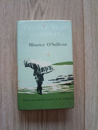 Twenty Years a Growing by Maurice O Sullivan 1977 hardback with dustcover in good with signs of wear on the cover and some inside pages FREE STANDARD POSTAGE INCLUDED