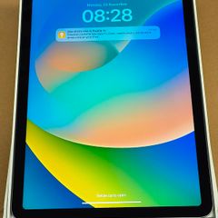 Apple iPad Air 5th Gen Wi-Fi, 10.9in - 64 GB Space Grey (Very Little Use)
