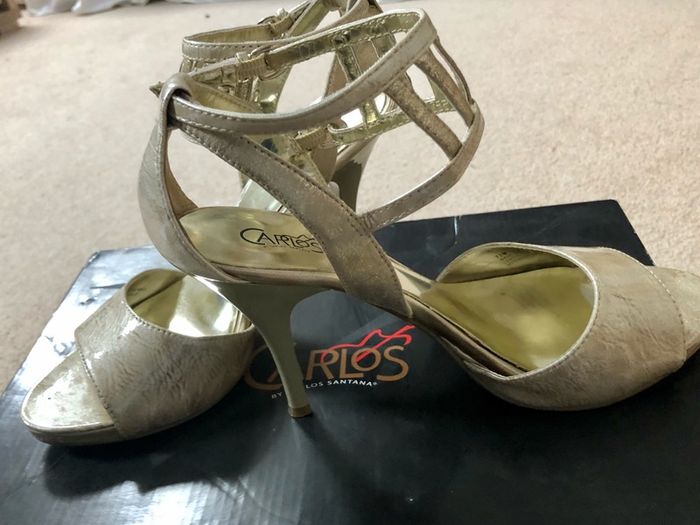 Carlos Santana gold sandals size 38