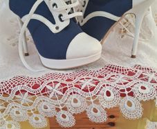 High heels size 4