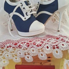 High heels size 4