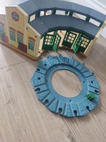 Thomas the tank wooden railway roundhouse