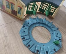 Thomas the tank wooden railway roundhouse
