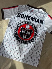 Bohemian jersey kneecap