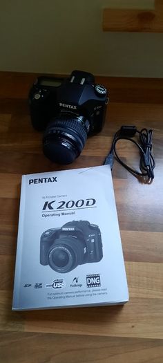 Camera Pentax K200d Slr + Case