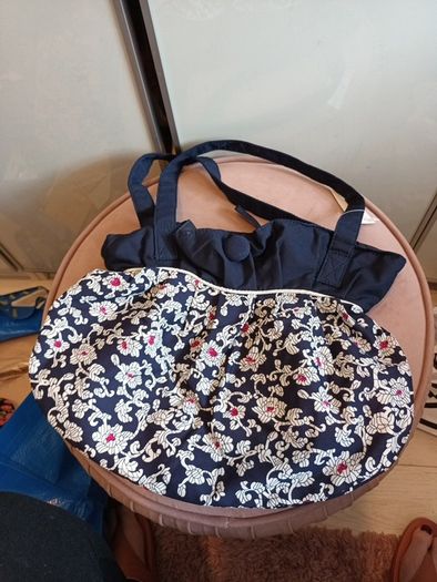 2 vintage print handbags