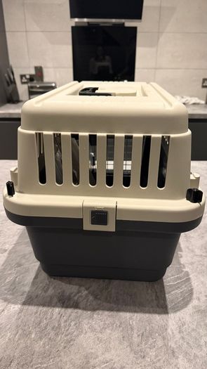 BRAND NEW Pet Carrier / Travel Crate (Petstop L50) - Unused with Tags