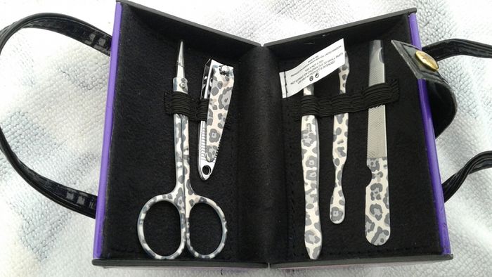 manicure kit in mini bag