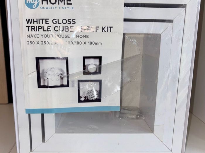 Set of 3 White Cube Shelves