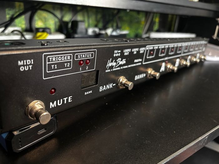 Harley Benton FXL8 Pro footswitch with midi & Amp switching
