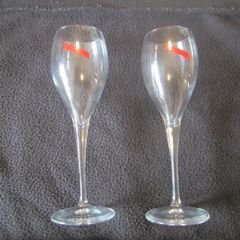 set of 2 champagne flutes G H MUMM