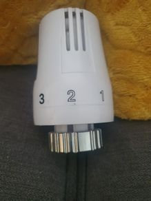 Radiator Part/Thermostatic Head M30 x 1.5 White x 4 for 32.00euro or 9.00eur Each