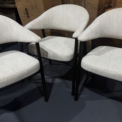 4 Dining Chairs Like New