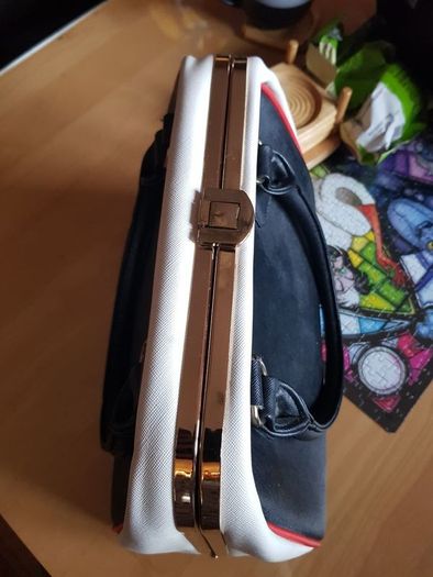 ladies black and cream handbag