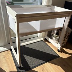 Handy baby crib