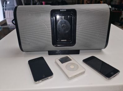 Docking Station x2 ipods and iPhone