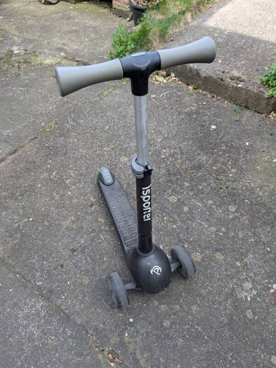 iSporter 3 Wheeler Smiths Scooter