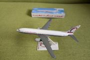 Royal Air Maroc 1:200 scale model airplane, Boeing 737-800 aircraft