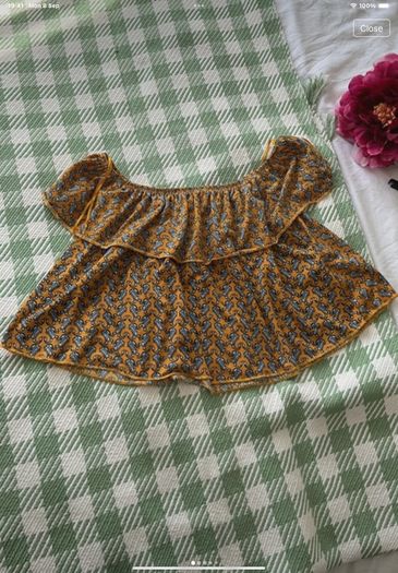 topshop size 8 off shoulder mustard pattern top
