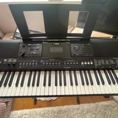 Yamaha PSR-E463 Keyboard with Stand