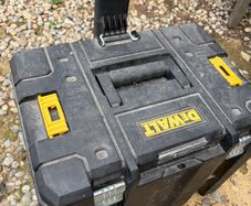 Dewalt