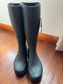 wellingtons