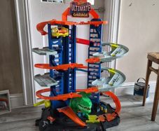 HotWheels Ultimate Garage