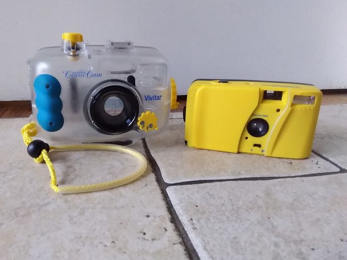 Vivitar Underwater Cruise Cam - Vintage 35mm Film Camera