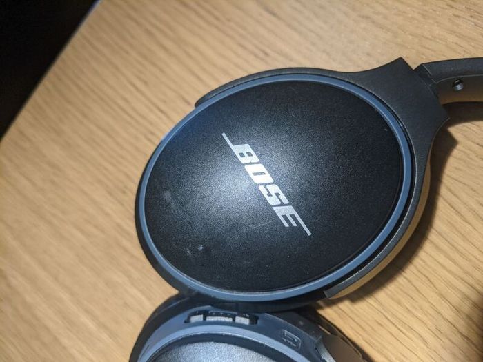 Bose SoundLink Around-Ear Wireless Headphones II Black