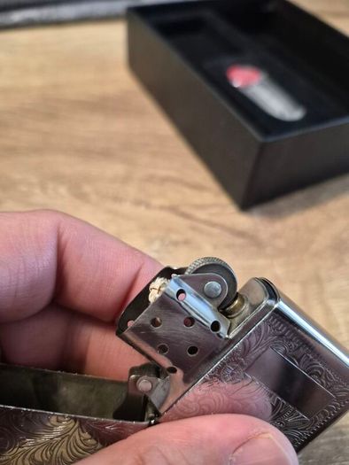 zippo lighter gift set from 1994 - like new