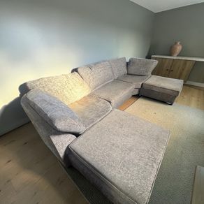 U-shaped sofa set