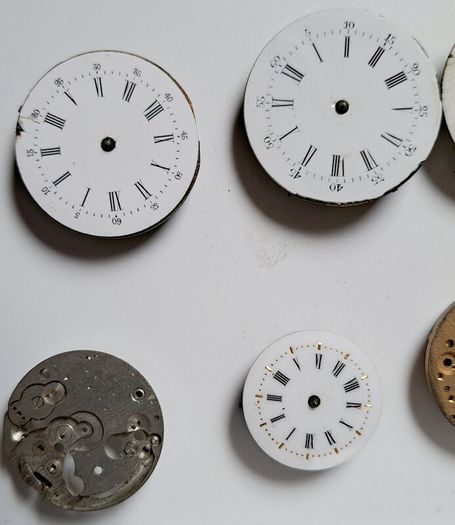 Lot of Wrist & Fobwatch movements - see Description for Condition