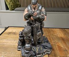 Gears of War 3 -Collector statue of Marcus Fenix