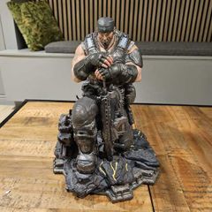 Gears of War 3 -Collector statue of Marcus Fenix