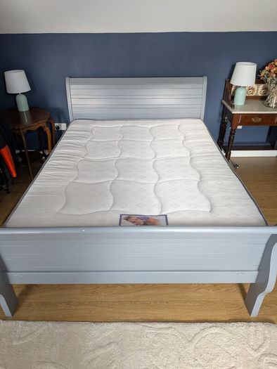 King bedframe and mattress