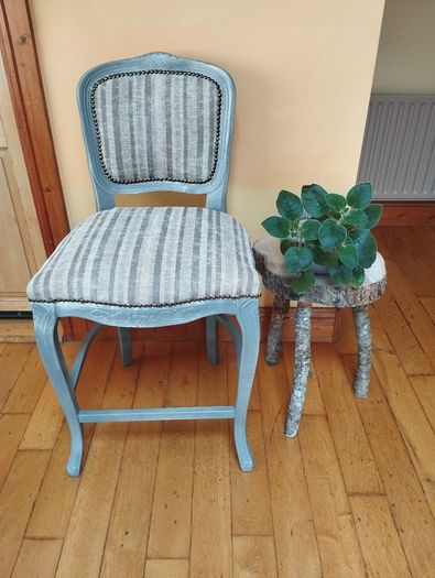 French rustic-style high chair/counter chair