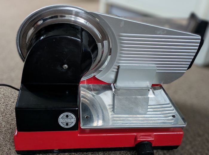 Meat bread slicer