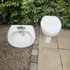 Bathroom Sink & Toilet