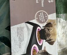 Pet food bowls