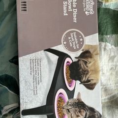 Pet food bowls