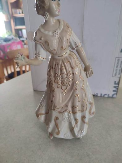 Antique Valencian Fallera porcelain figure