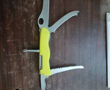 swiss army knife Victorinox rescue tool