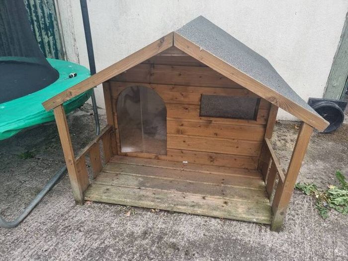 Dog Log Cabin Box
