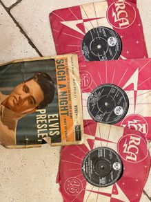 4 Elvis Presley Singles