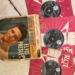 4 Elvis Presley Singles