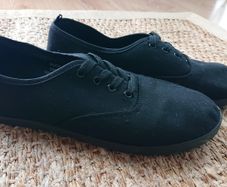 Black Trainers  Size 8