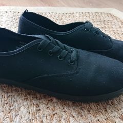 Black Trainers  Size 8