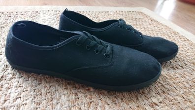 Black Trainers  Size 8